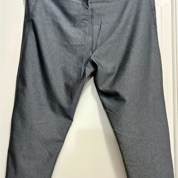 Under Armour Gray Performance Leggings - Picture 3 of 4